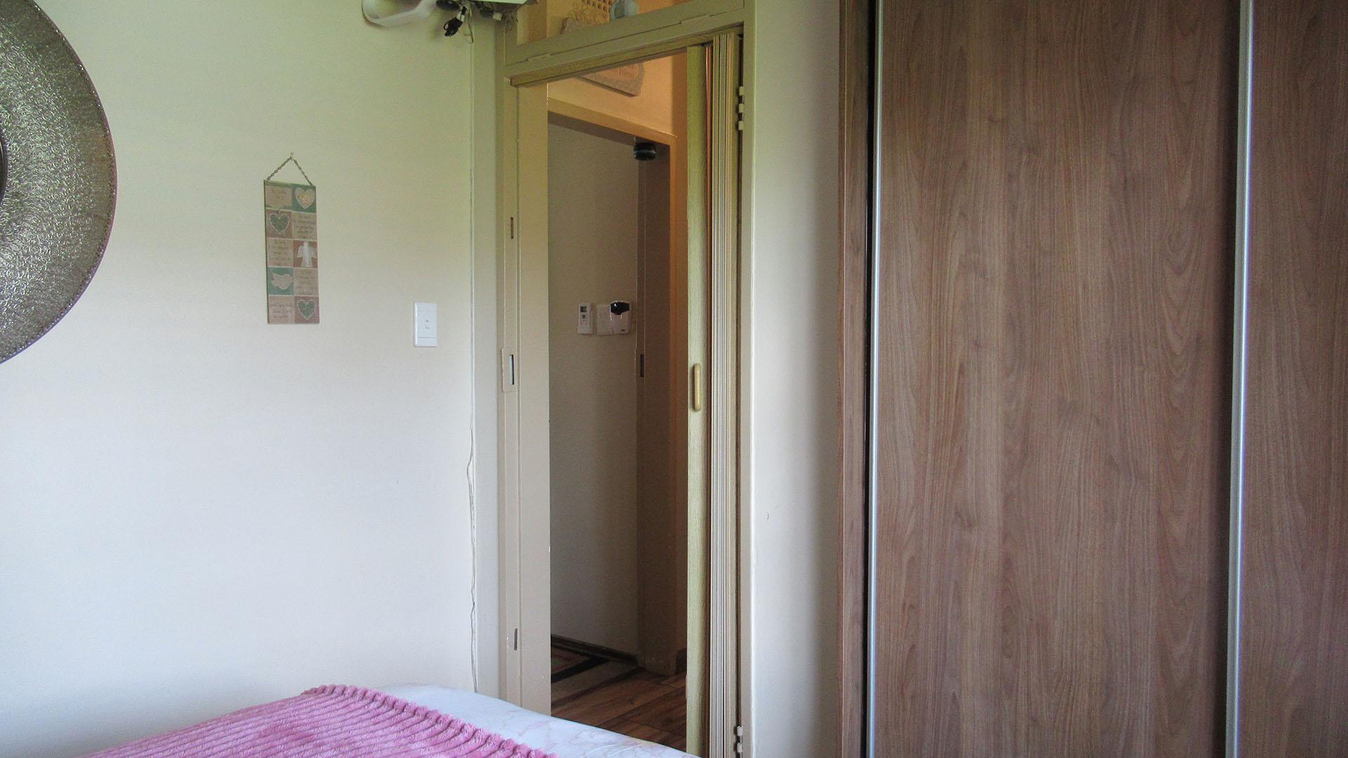 Bed Room 2 - 11 square meters of property in Lindhaven