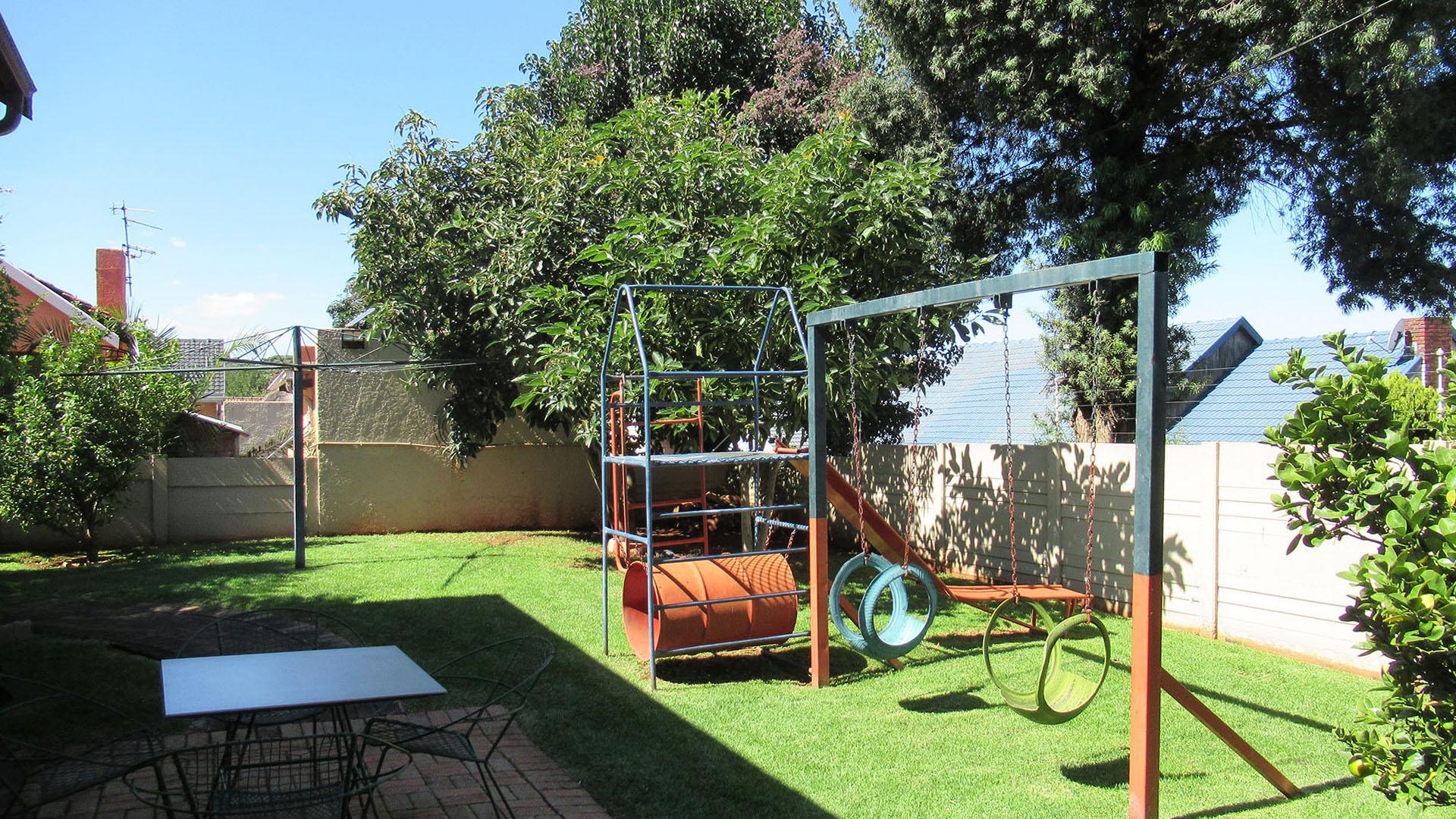 Backyard of property in Lindhaven