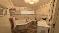 Bathroom 1 of property in Lindhaven