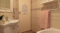 Bathroom 1 - 6 square meters of property in Lindhaven