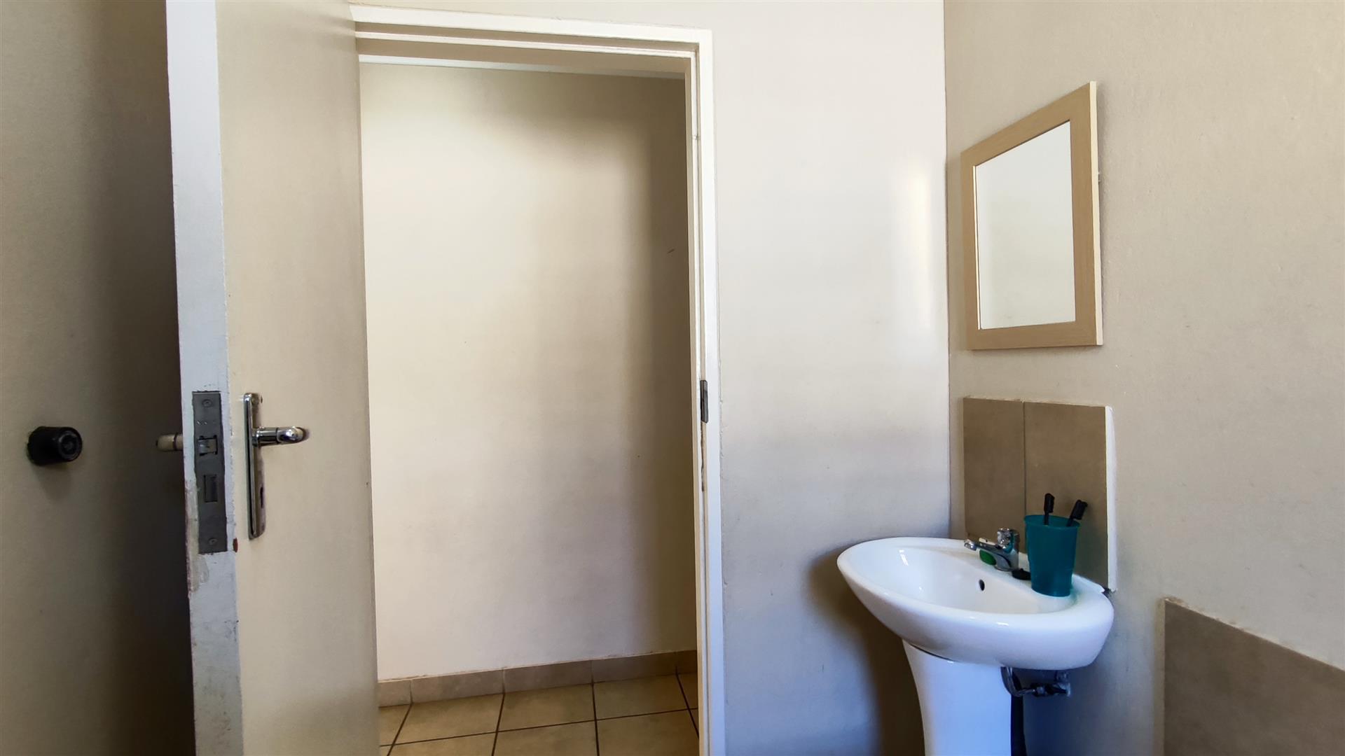 Bathroom 1 - 4 square meters of property in Sky City