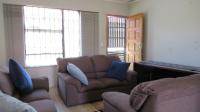 Lounges - 19 square meters of property in Alveda