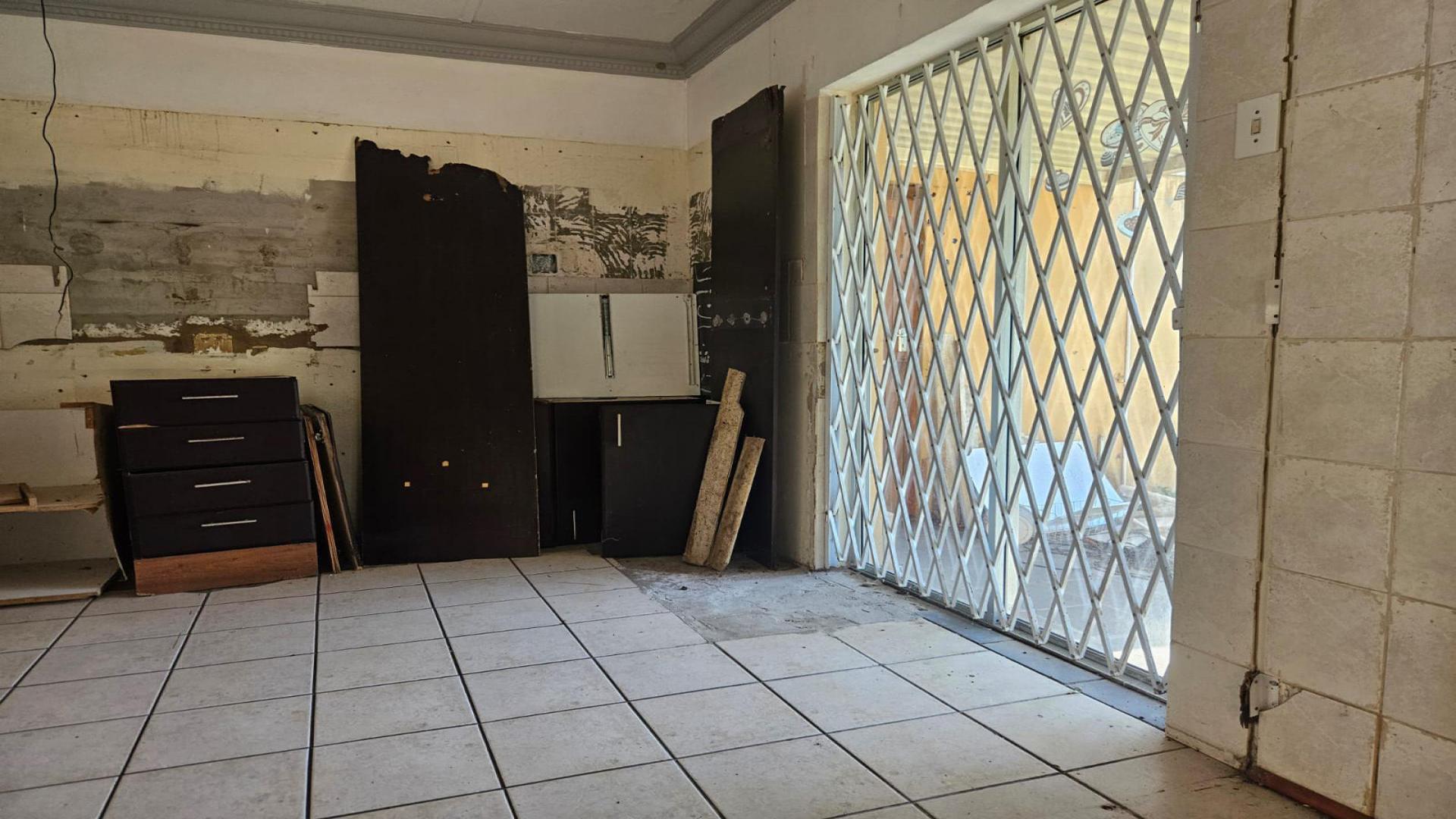 Kitchen of property in Pennington
