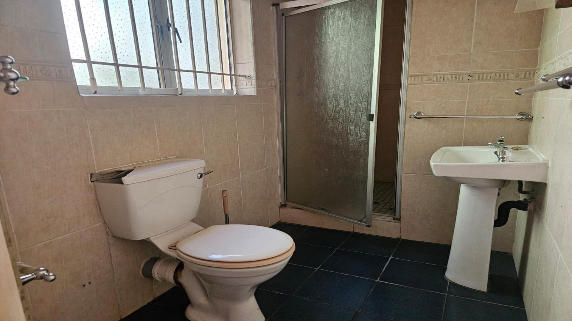 Bathroom 1 of property in Pennington