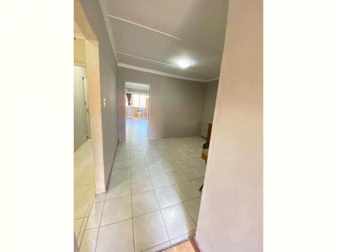 4 Bedroom Apartment to Rent in Willows - Property to rent - MR608523