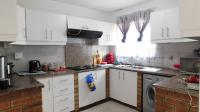 Kitchen - 10 square meters of property in Westridge