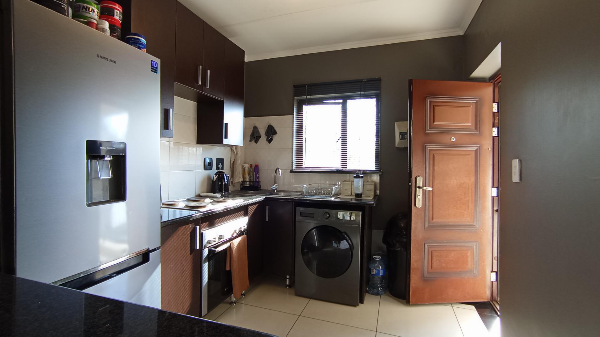 Kitchen - 8 square meters of property in Midrand