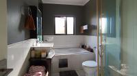 Bathroom 1 - 7 square meters of property in Midrand