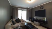 Lounges - 20 square meters of property in Midrand