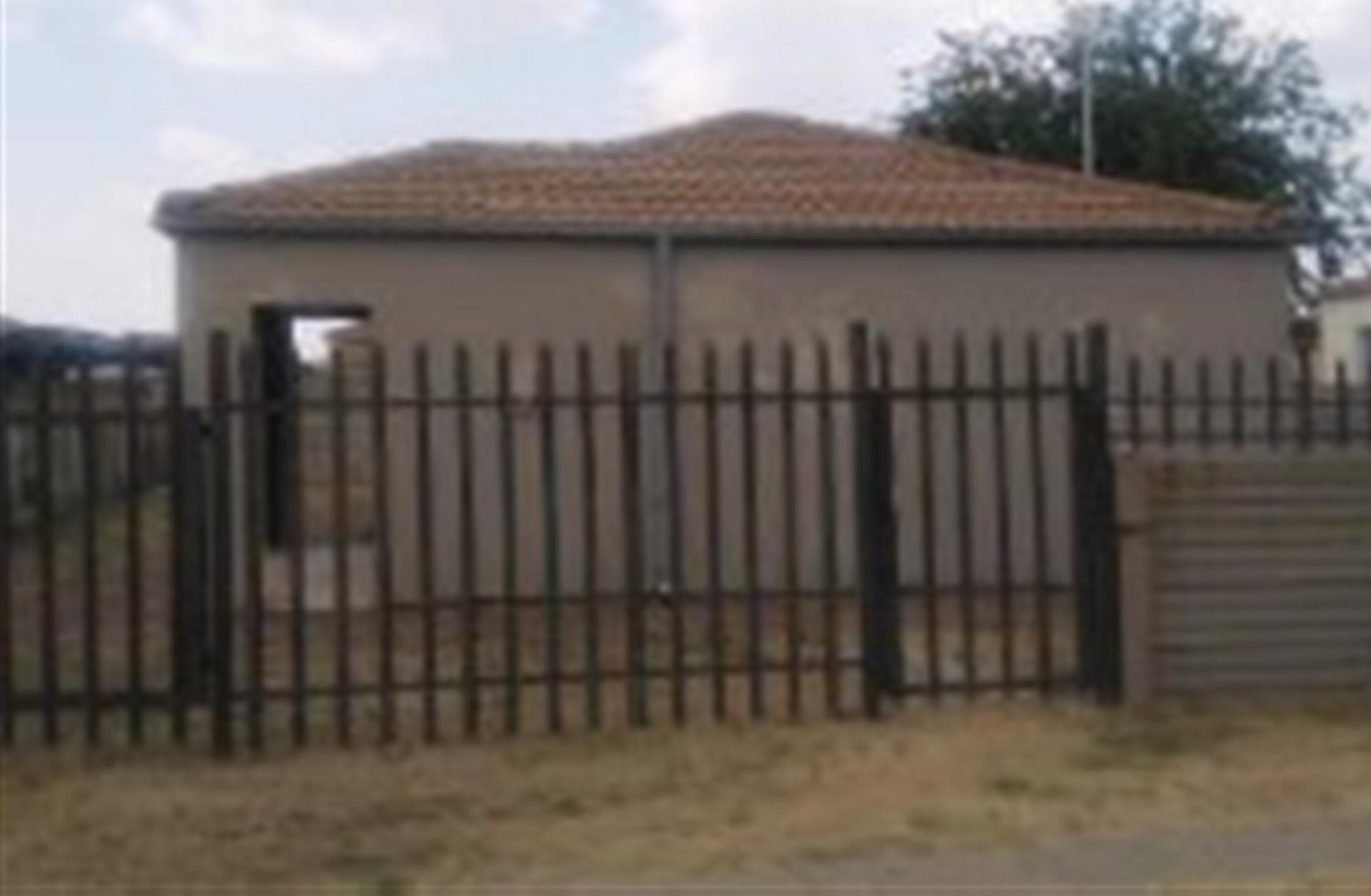 Front View of property in Bedworth Park