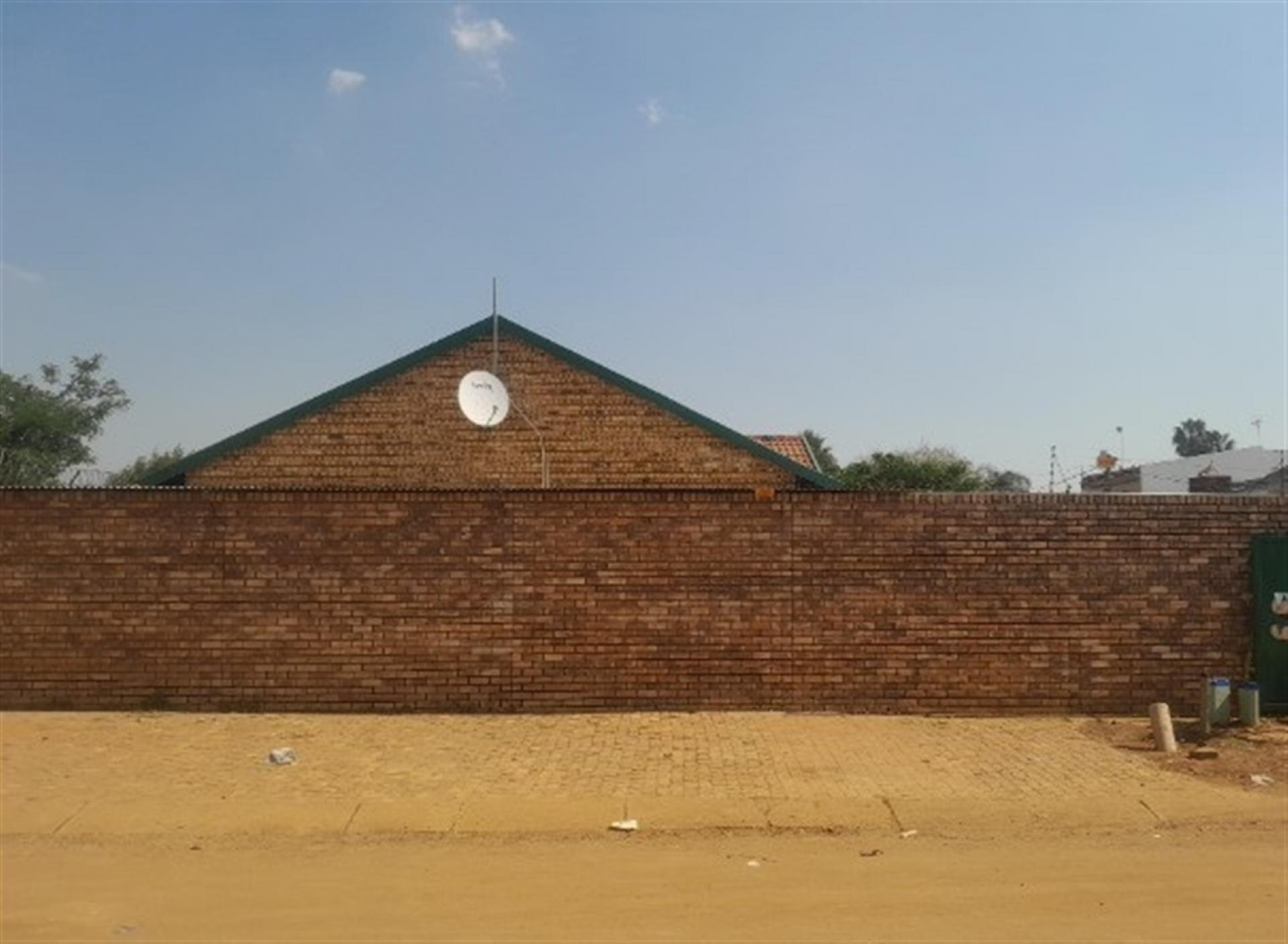 Front View of property in Booysens