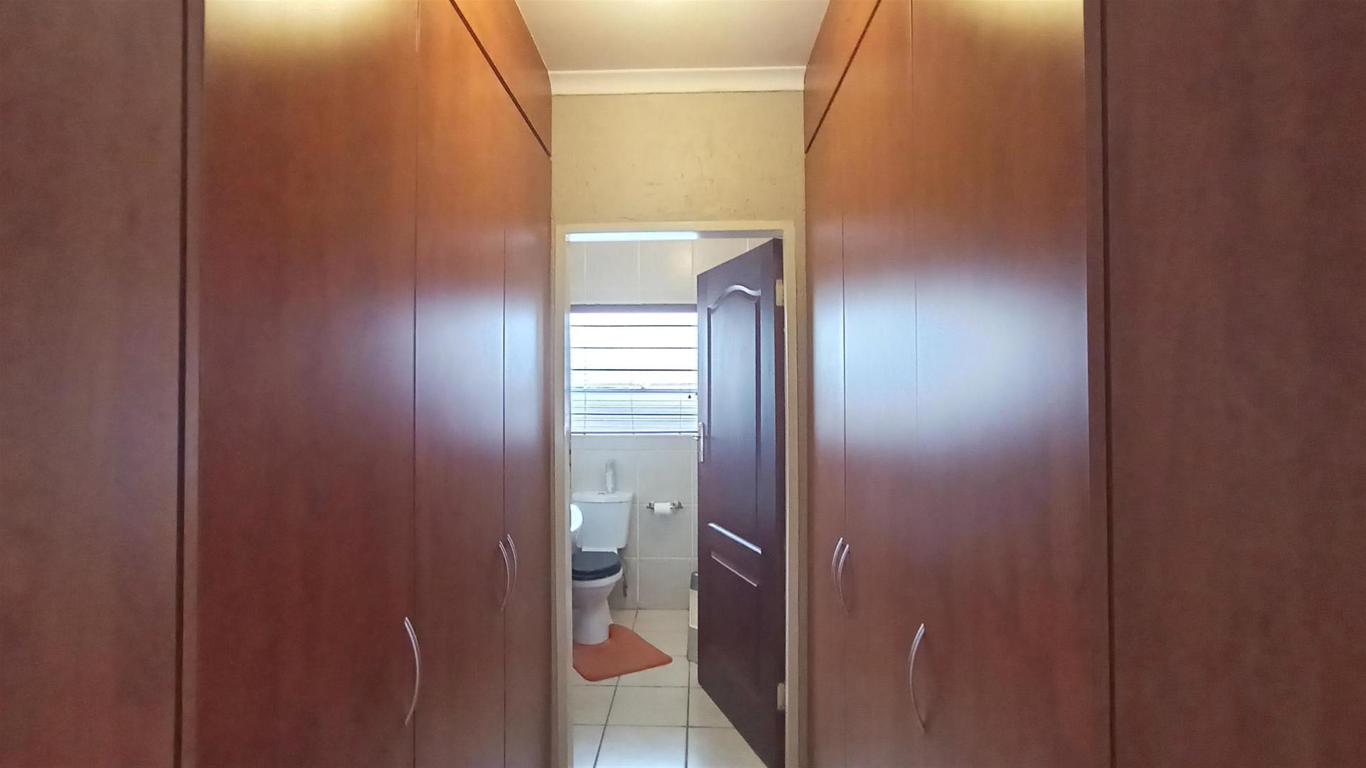 Spaces - 8 square meters of property in Terenure