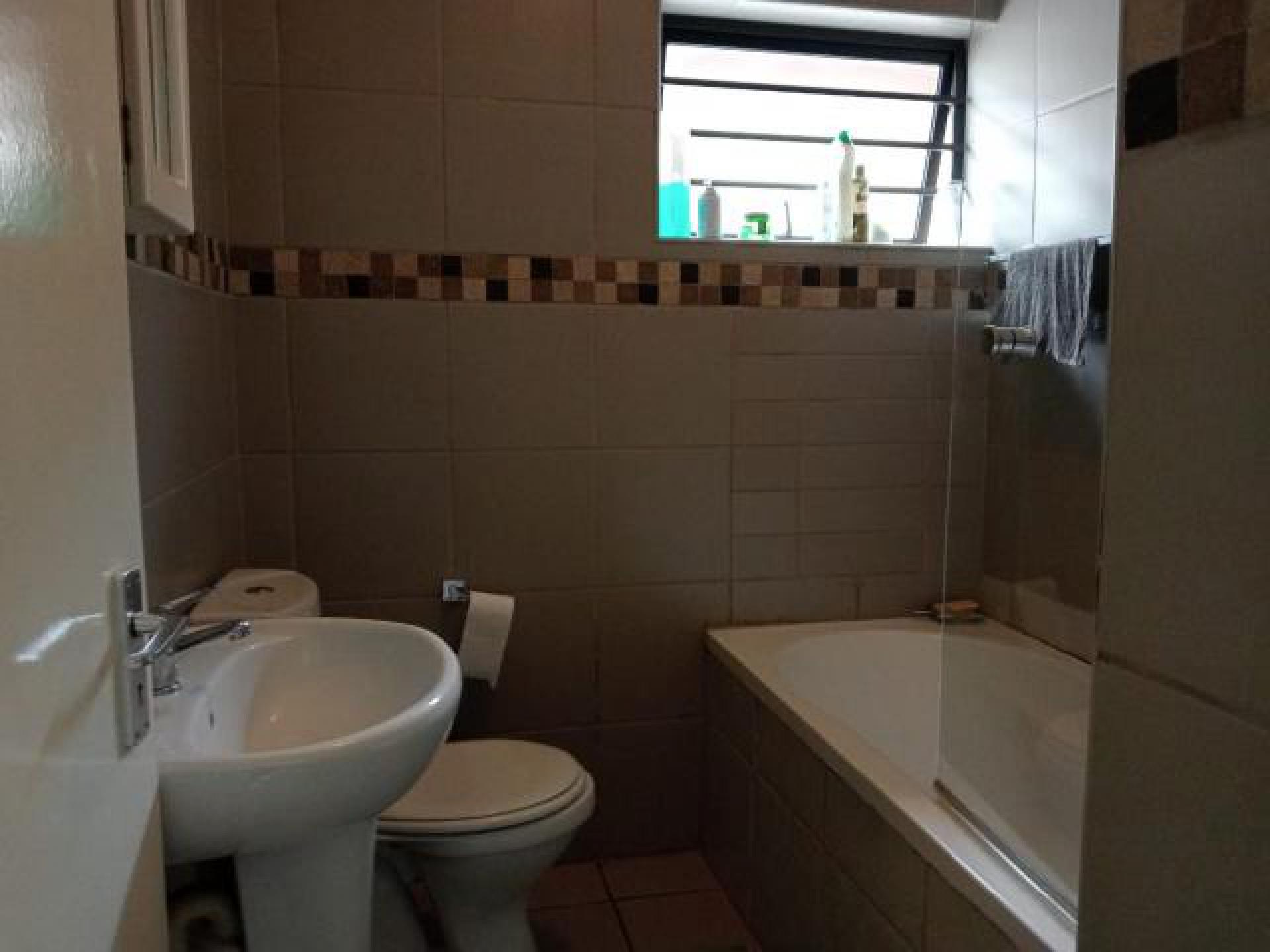 Bathroom 1 of property in Middelburg - MP