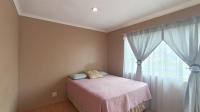 Bed Room 2 - 15 square meters of property in Edleen