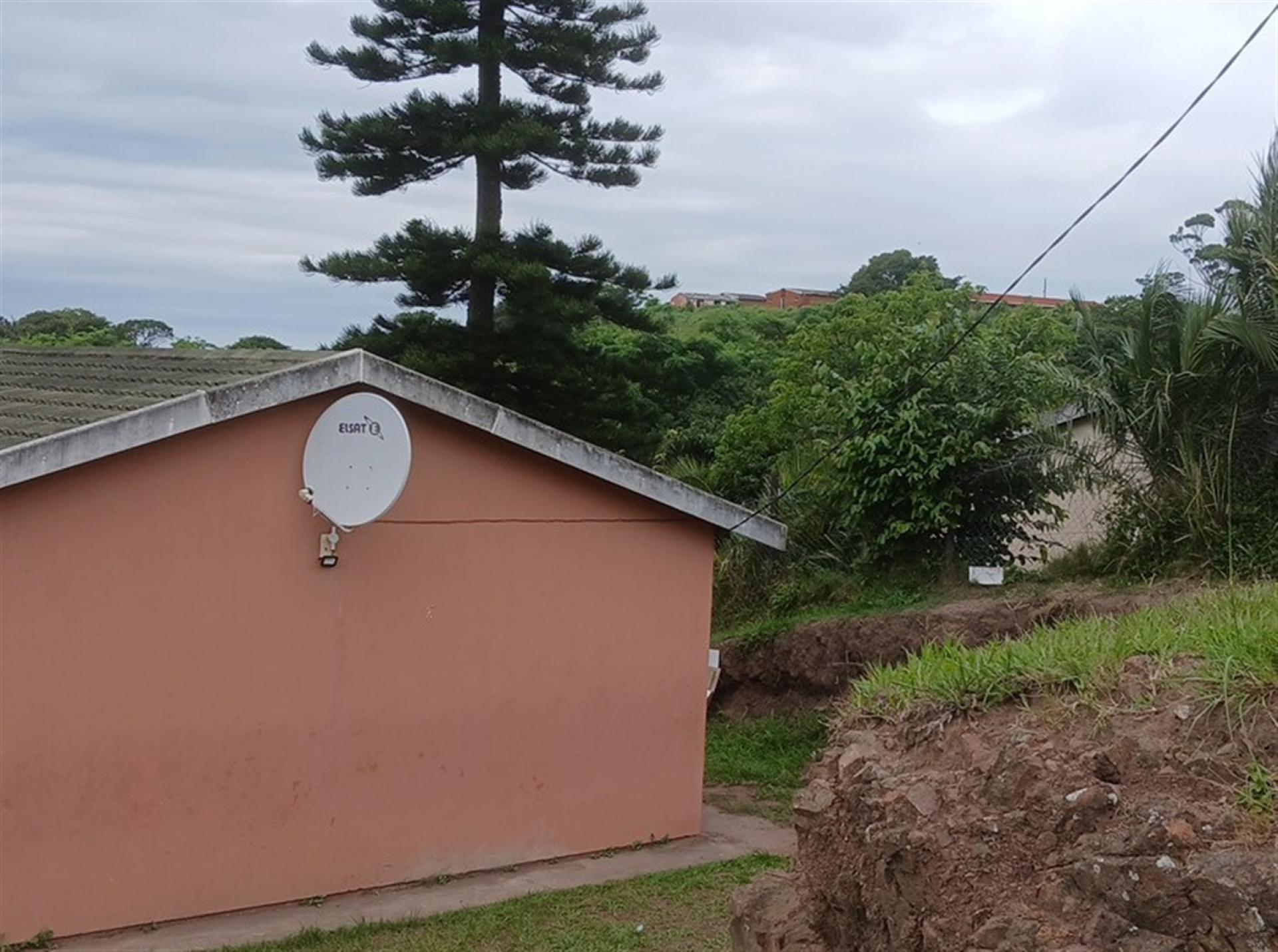 Front View of property in Kwamakhutha