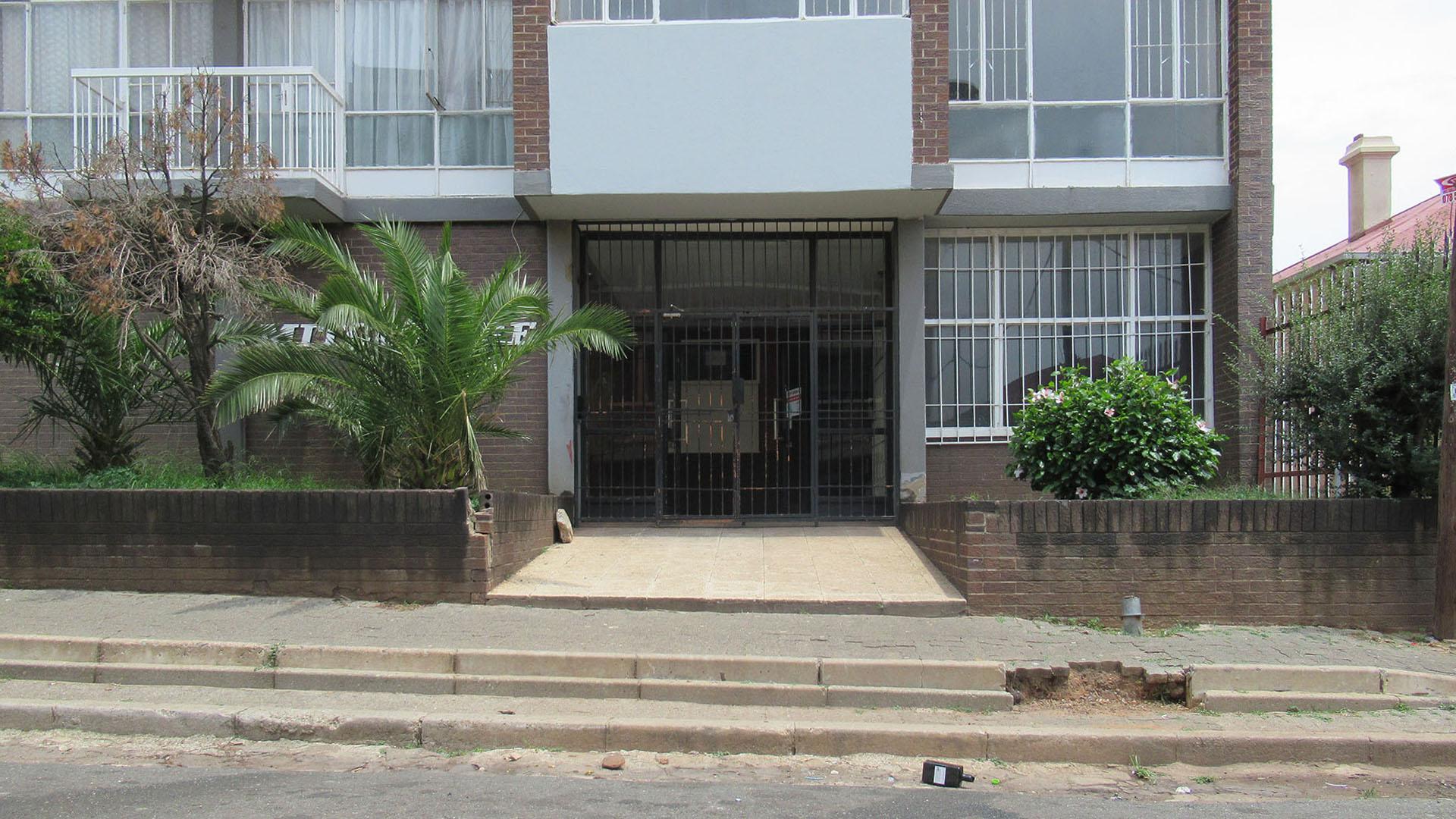 FNB Quick Sell 1 Bedroom Sectional Title for Sale in Berea -