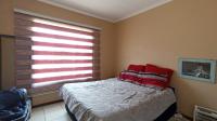 Main Bedroom - 13 square meters of property in Honey Park