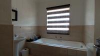Bathroom 1 - 4 square meters of property in Honey Park