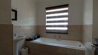 Bathroom 1 - 4 square meters of property in Honey Park