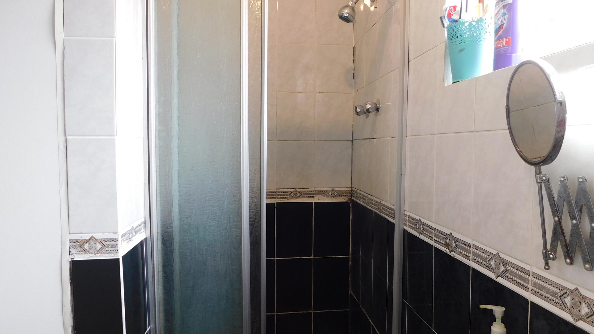 Main Bathroom - 3 square meters of property in Chatsworth - KZN