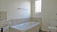 Bathroom 1 - 5 square meters of property in Windmill Park