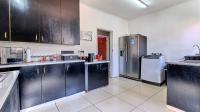 Kitchen - 16 square meters of property in Wilropark