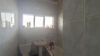 Bathroom 2 - 5 square meters of property in Three Rivers