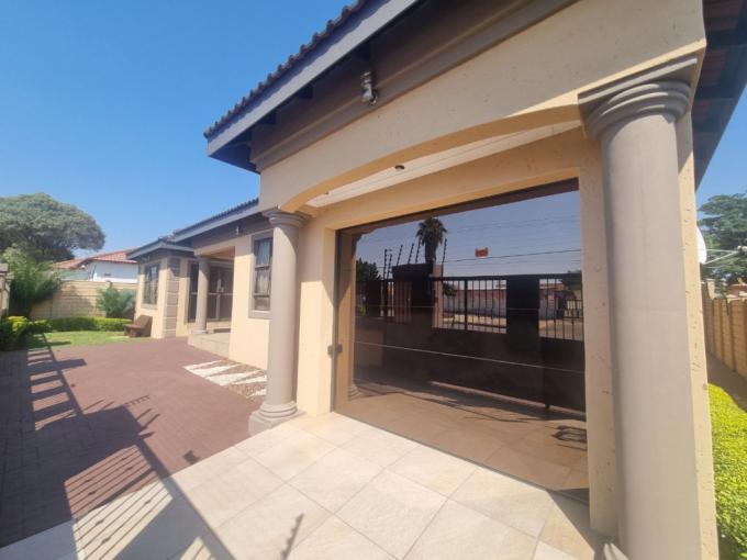 3 Bedroom House for Sale For Sale in Tlhabane West - MR608821