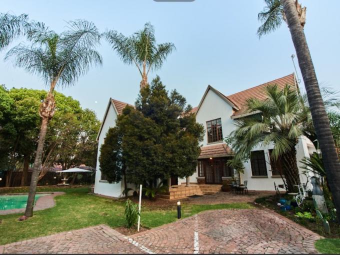 Guest House for Sale For Sale in Waterkloof - MR608837