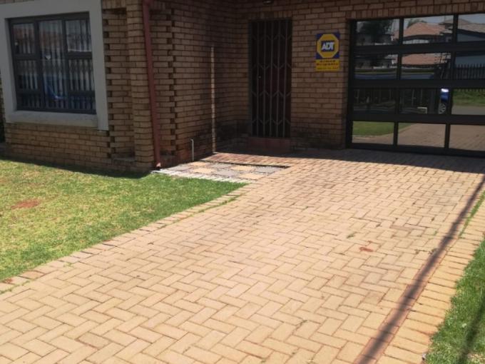 2 Bedroom House to Rent in Mineralia - Property to rent - MR608852