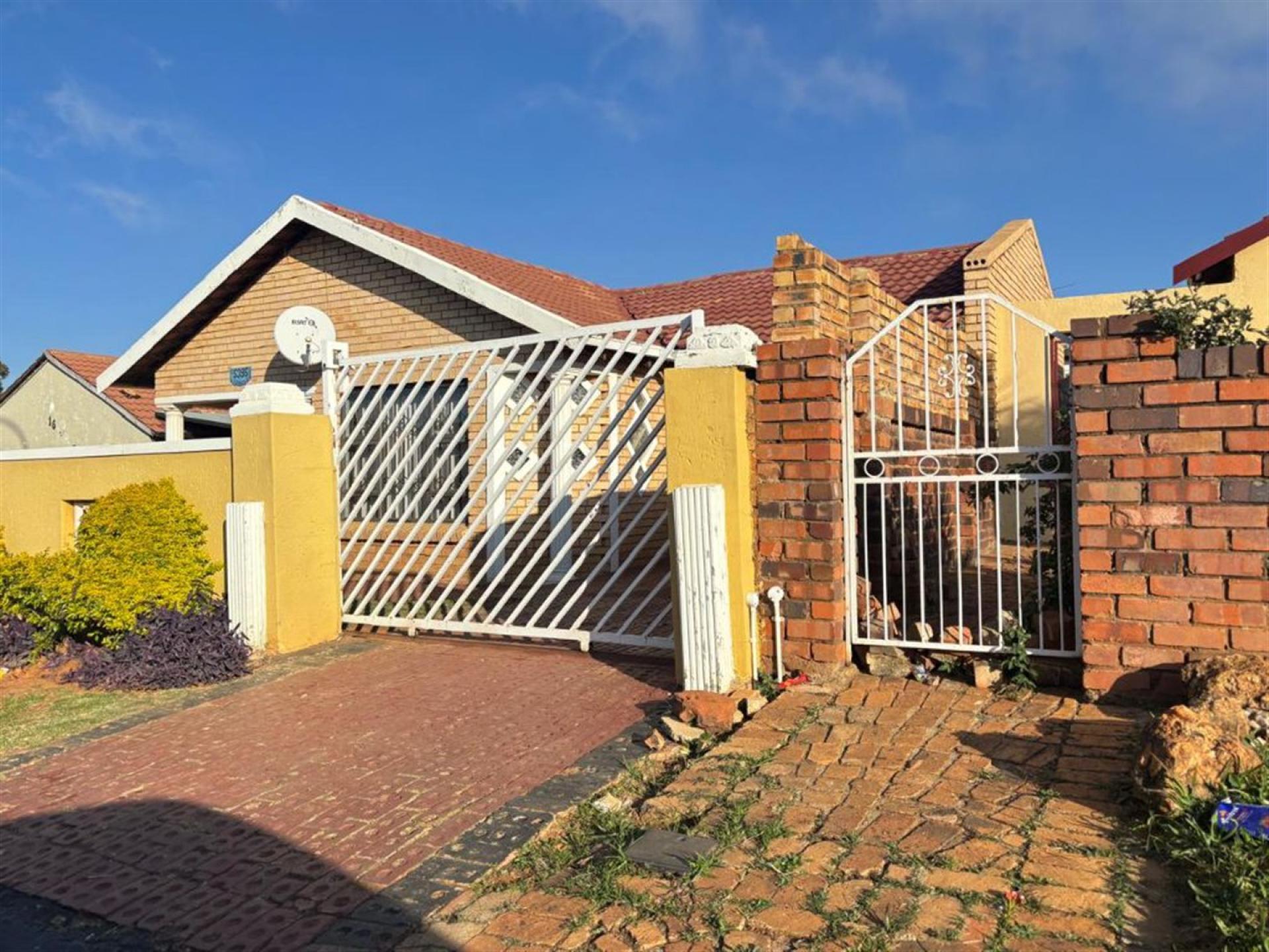 Front View of property in Lenasia