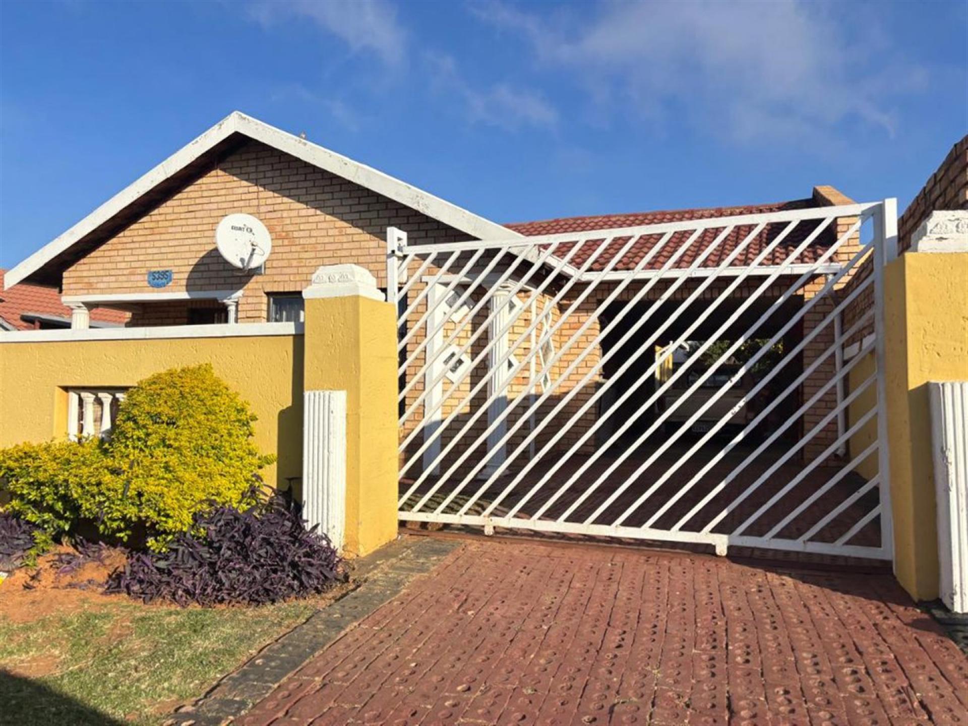 Front View of property in Lenasia