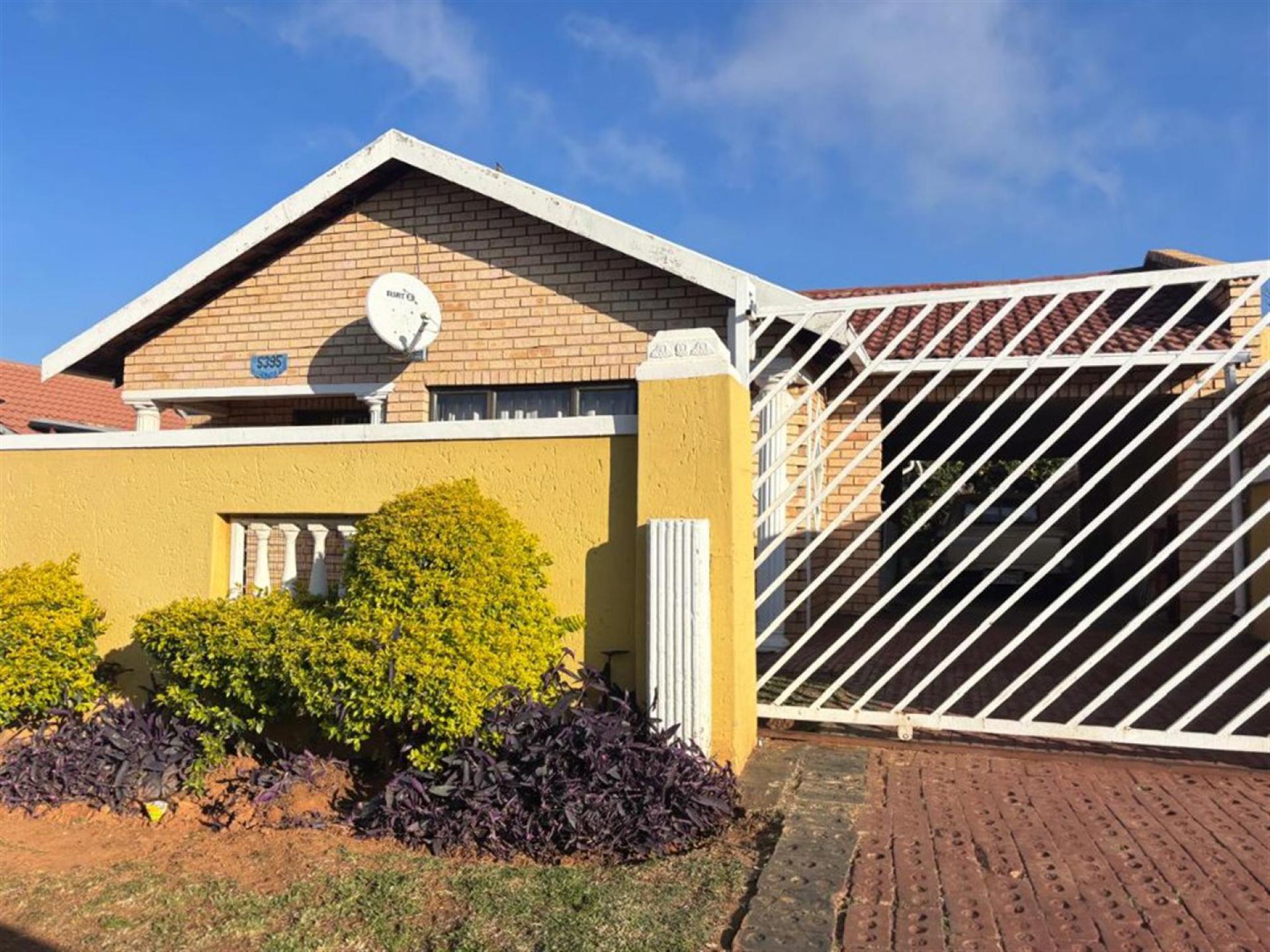 Front View of property in Lenasia
