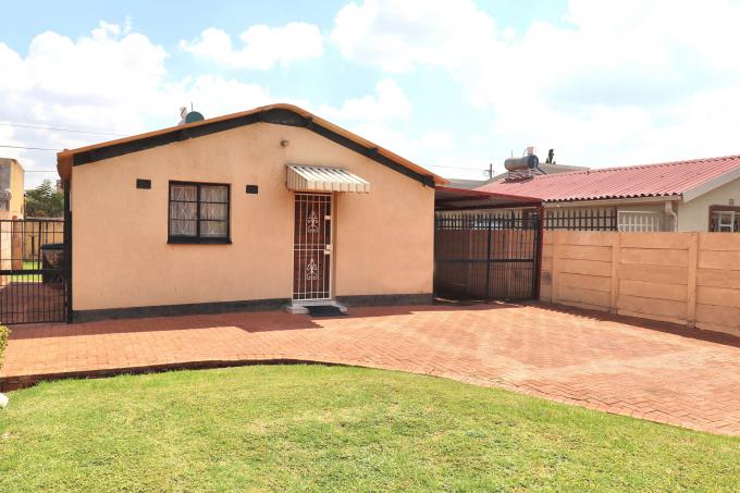 2 Bedroom House for Sale For Sale in Lenasia - MR608935