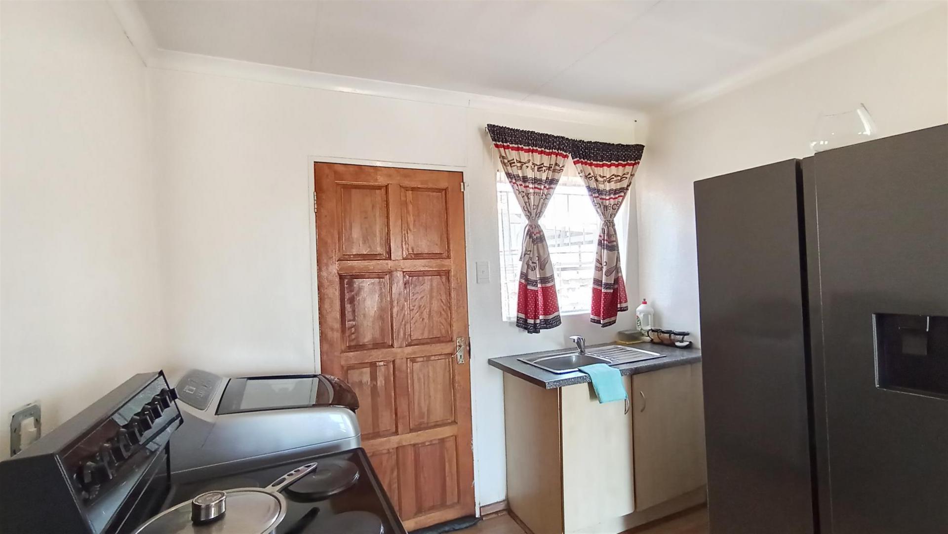 Kitchen - 6 square meters of property in Vanderbijlpark