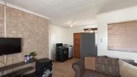 Lounges - 16 square meters of property in Vanderbijlpark