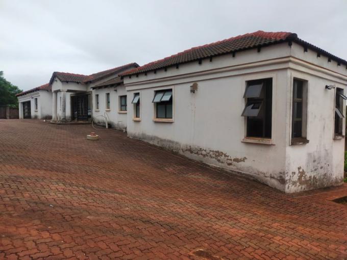 5 Bedroom House for Sale For Sale in Thohoyandou - MR608970
