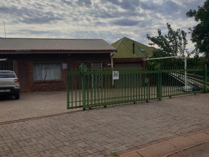 3 Bedroom House for Sale For Sale in Kuruman - MR608984