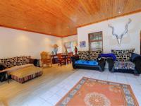 Lounges of property in George Central