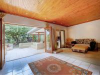 Lounges of property in George Central