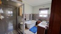 Bathroom 1 of property in Montagu