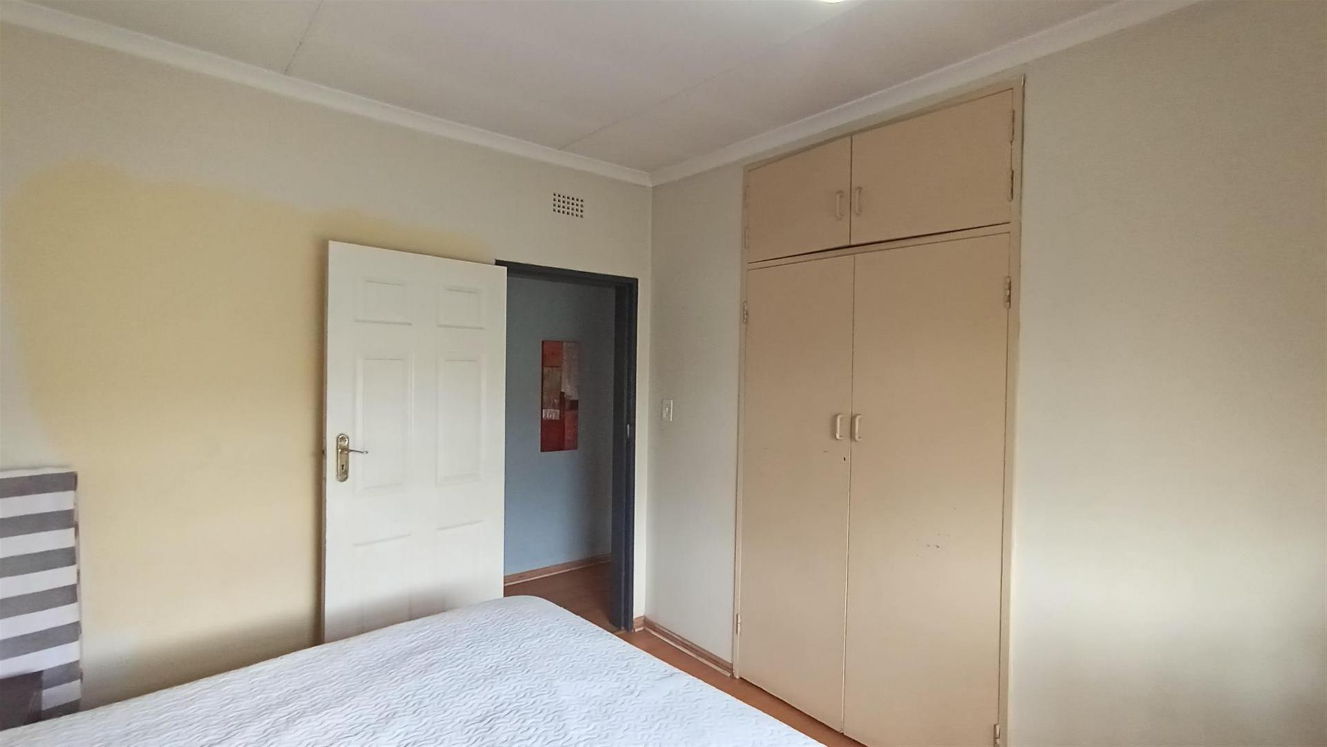 Bed Room 1 - 13 square meters of property in Arcon Park