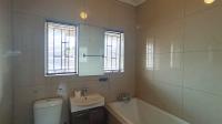 Bathroom 1 - 5 square meters of property in Arcon Park