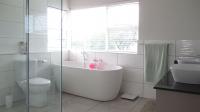 Main Bathroom - 10 square meters of property in Amorosa