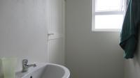 Guest Toilet - 5 square meters of property in Amorosa