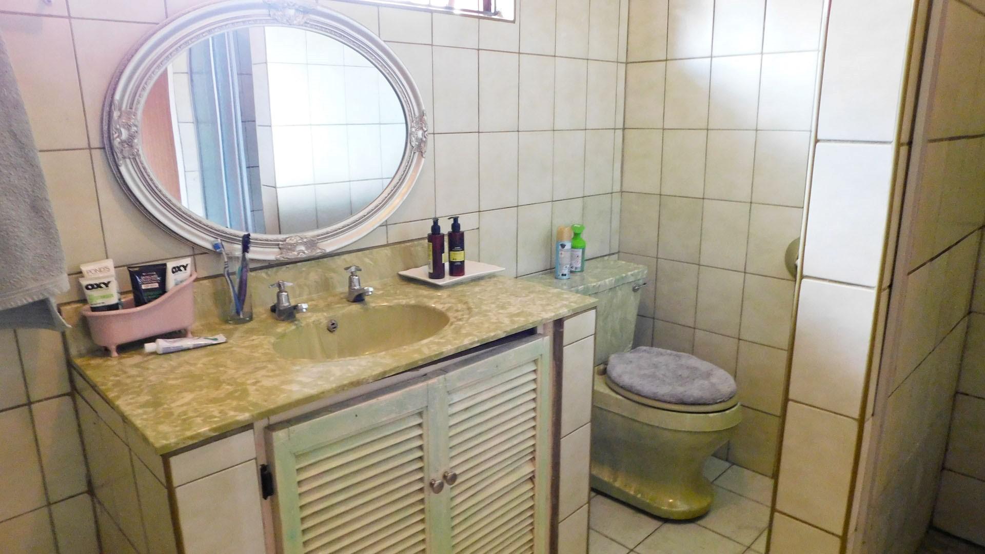 Bathroom 1 - 10 square meters of property in Ferncliffe