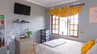 Bed Room 2 - 15 square meters of property in Ferncliffe
