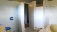 Main Bathroom - 11 square meters of property in Ferncliffe