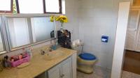 Main Bathroom - 11 square meters of property in Ferncliffe