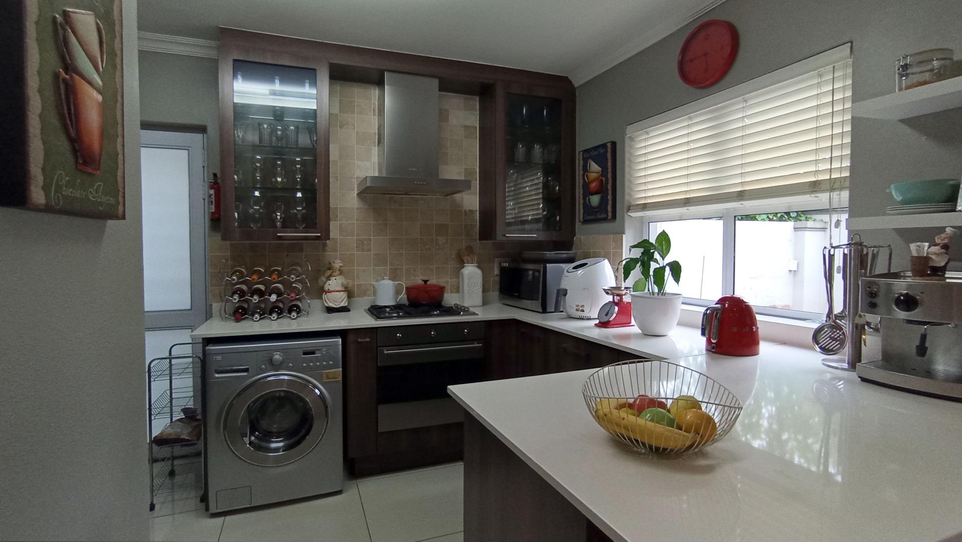 Kitchen - 9 square meters of property in Bryanston